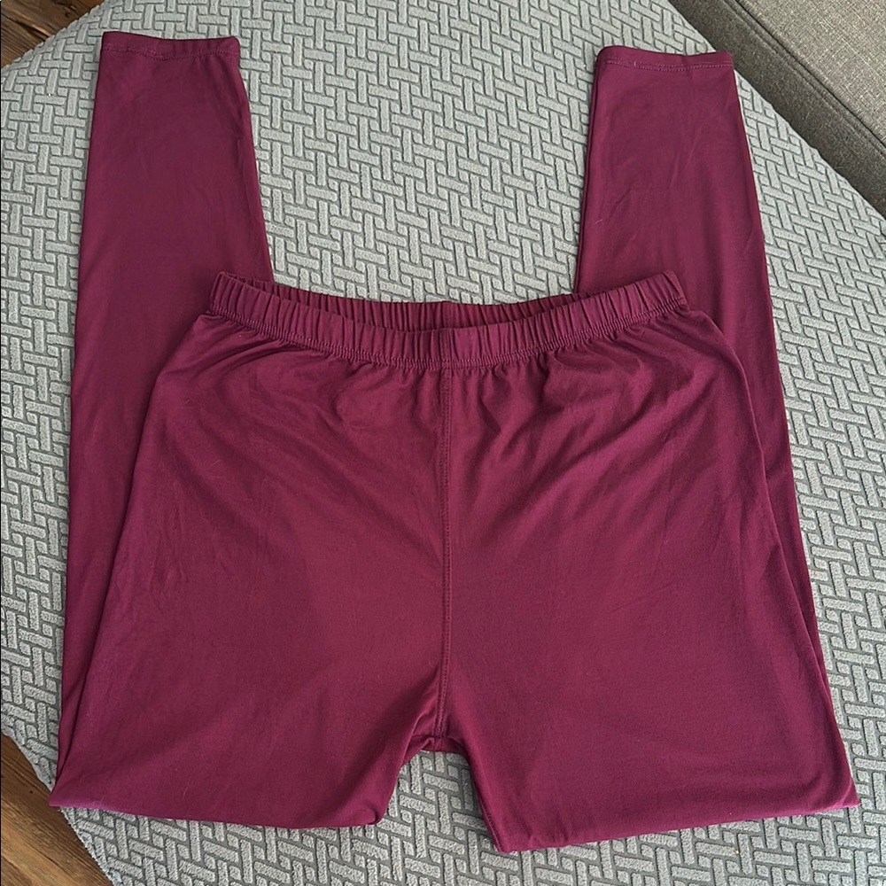 NWOT Women’s Maroon Leggings